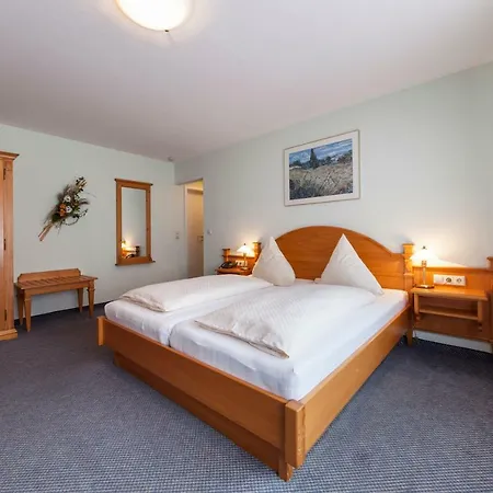 Zum Faessle Хагнау